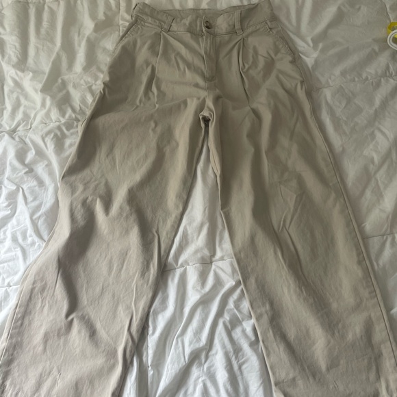 Joe Fresh Women's Cream Trousers - Picture 1 of 4